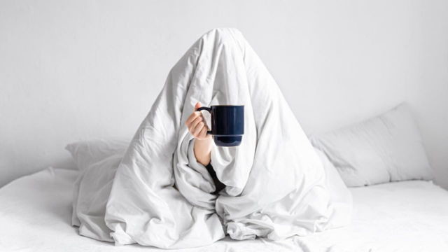 Может ли кофе или дневной сон компенсировать недостаток сна? — новости медицины