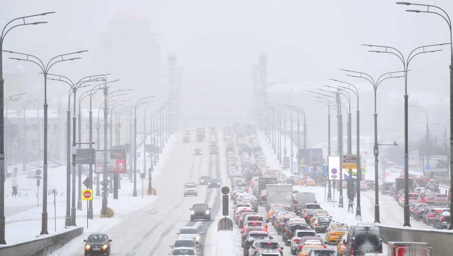 Дептранс Москвы спрогнозировал заторы в центре города из-за сильнейшего снегопада