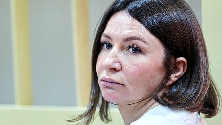 Блиновской отказали в снятии ареста с ее счетов — Новости Mail.ru